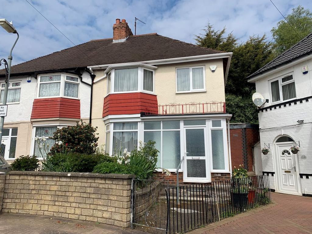 17 Murdock Grove, Handsworth... 3 bed semidetached house £89,000