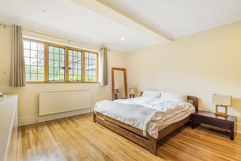 1, The Meads Park Road, Stoke Poges, Slough, SL2 4PA