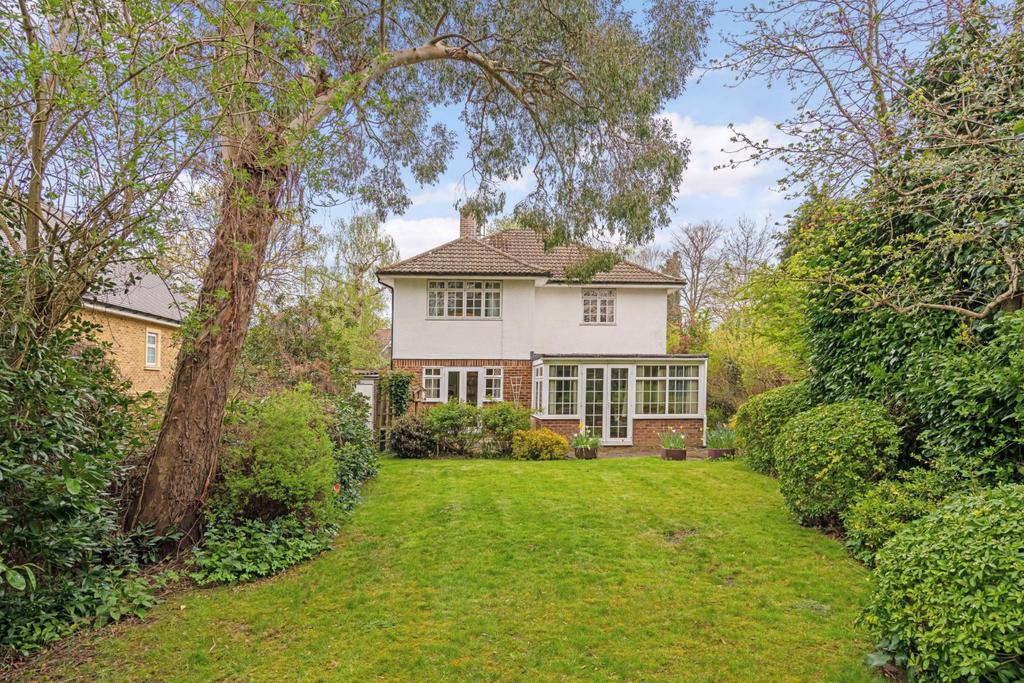 Dukes Wood Drive, Gerrards Cross... 4 bed detached house £1,400,000