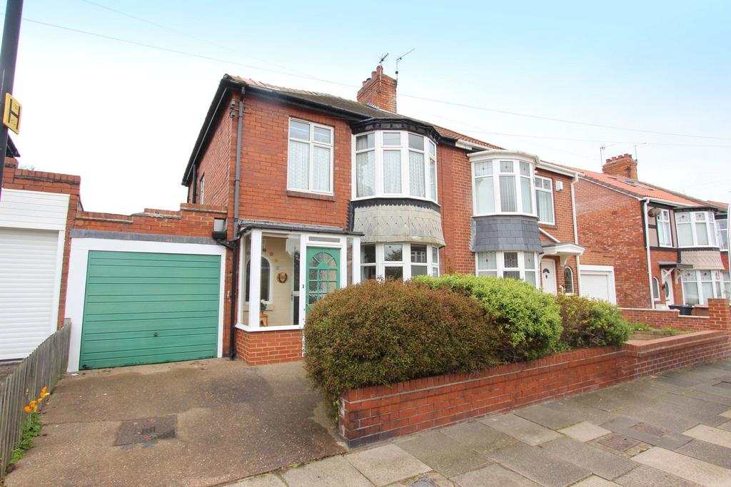 Plessey Crescent, Whitley Bay, NE25 3 bed semidetached house £350,000
