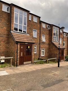 2 bedroom flat to rent, Bracknell Close, London N22