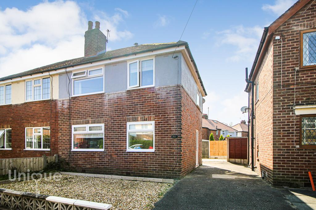 Leslie Avenue, ThorntonCleveleys, FY5 3 bed semidetached house for