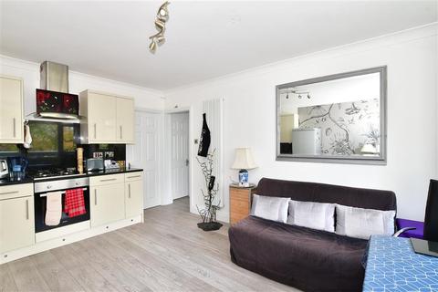 3 bedroom flat for sale - Portway Gardens, London