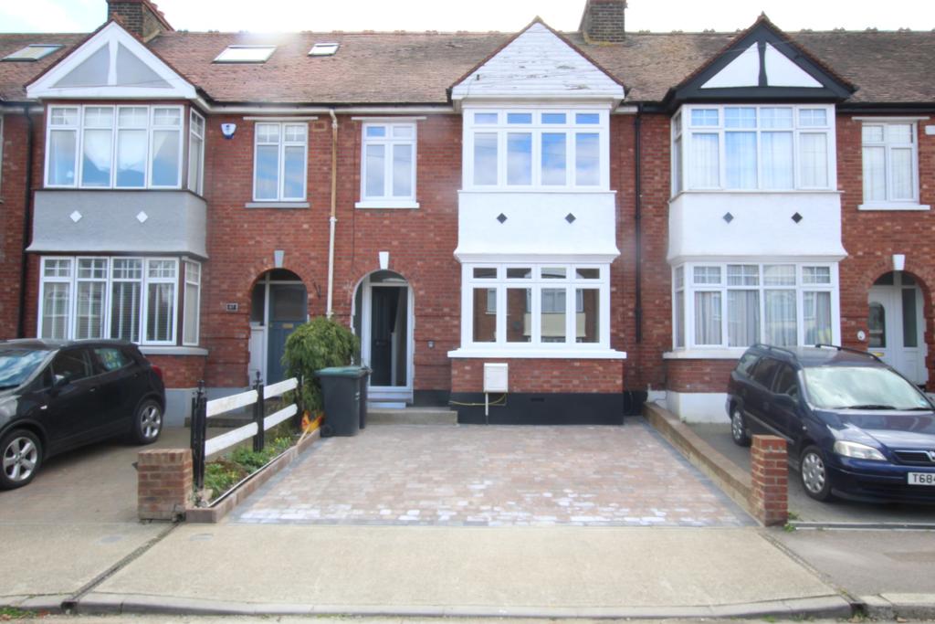 Hillingdon Road, Gravesend, Kent 3 bed terraced house £1,600 pcm (£369 pw)