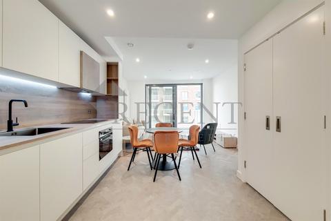 1 bedroom apartment to rent, Skyline Apartments, Makers Yard, E3