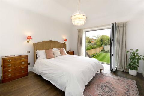 14 Chalfont Road, Seer Green, Beaconsfield, HP9 2YG