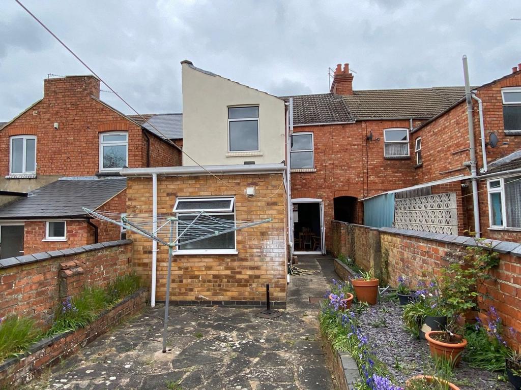 Byron Street, Poets Corner, Northampton NN2 7JE 3 bed terraced house