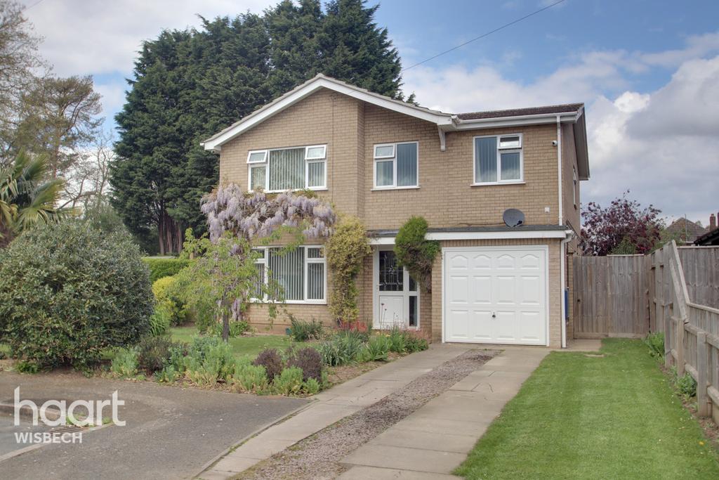 Peckover Drive, Wisbech 4 bed detached house £350,000