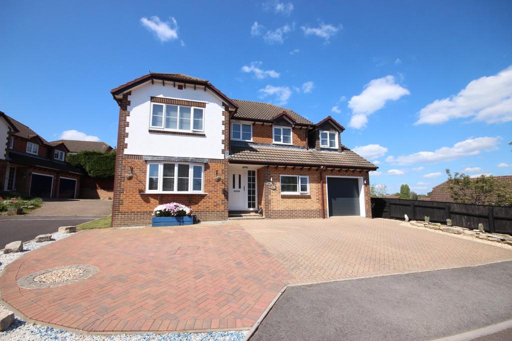 Sorrel Gardens, Broadstone, Dorset, BH18 6 bed detached house £675,000