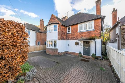 Lower Green Road, Esher, KT10