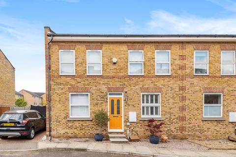 11 Woodcroft Mews, London, SE8 5DH