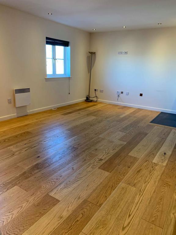 23 Clayton Drive,Pontarddulais,Swansea 1 bed flat £625 pcm (£144 pw)