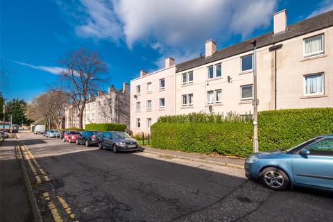 24/4 Redbraes Place, Edinburgh, EH7 4LL