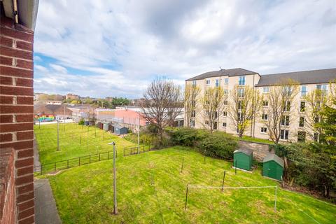 24/4 Redbraes Place, Edinburgh, EH7 4LL