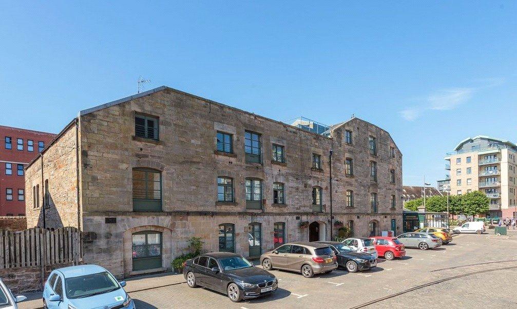 COMMERCIAL STREET, EDINBURGH, EH6 2 bed apartment £1,195 pcm (£276 pw)