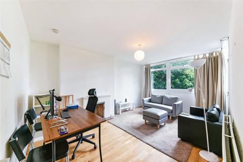 3 bedroom apartment to rent, Dickens Estate, London, SE16