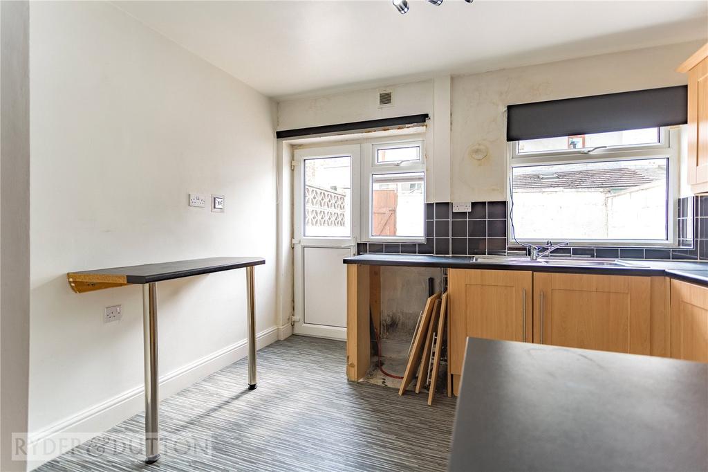 Kitchen: