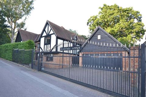 5 bedroom detached house for sale, Hedgerow Lane, Arkley, Hertfordshire, EN5