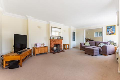 5 bedroom detached house for sale - South Walk, Middleton-On-Sea, Bognor Regis, PO22