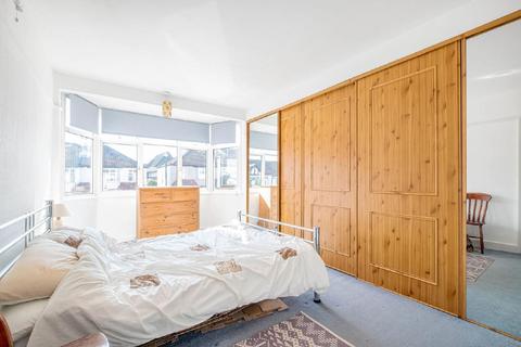 17 Fairway, London, SW20 9DN