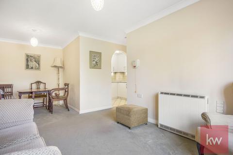 2 bedroom apartment for sale - Crescent Dale, Shoppenhangers Road, Maidenhead, Berkshire