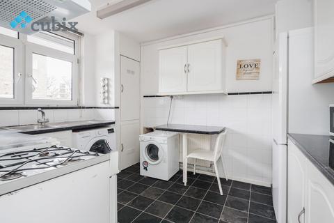 4 bedroom ground floor maisonette to rent - Llewellyn Street, London SE16