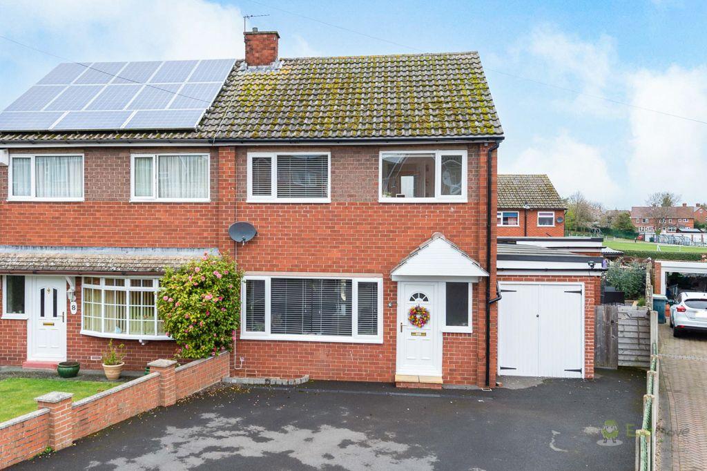 Beeches Drive, Bayston Hill, Shrewsbury SY3 0PQ 3 bed semidetached