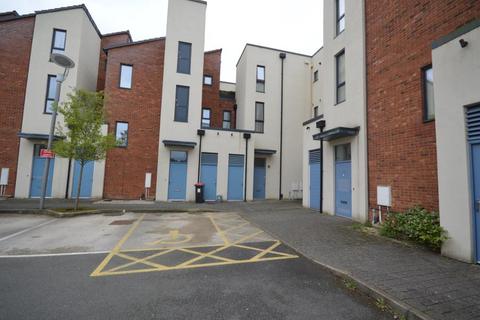 8 Barrack Close, Telford, TF3 5HS