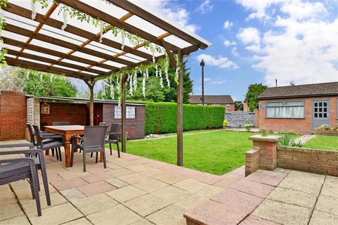 6 bedroom semi-detached house for sale - Greensted Road, Loughton, Essex