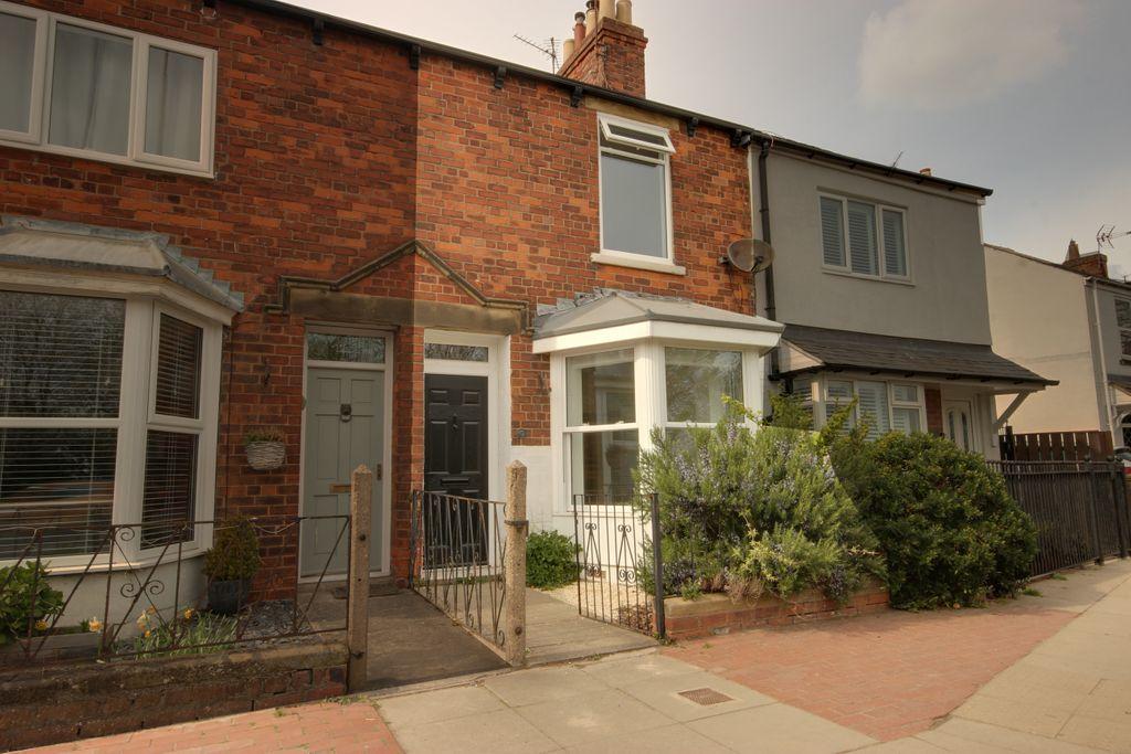 Queensgate, Beverley HU17 8NW 2 bed terraced house £735 pcm (£170 pw)