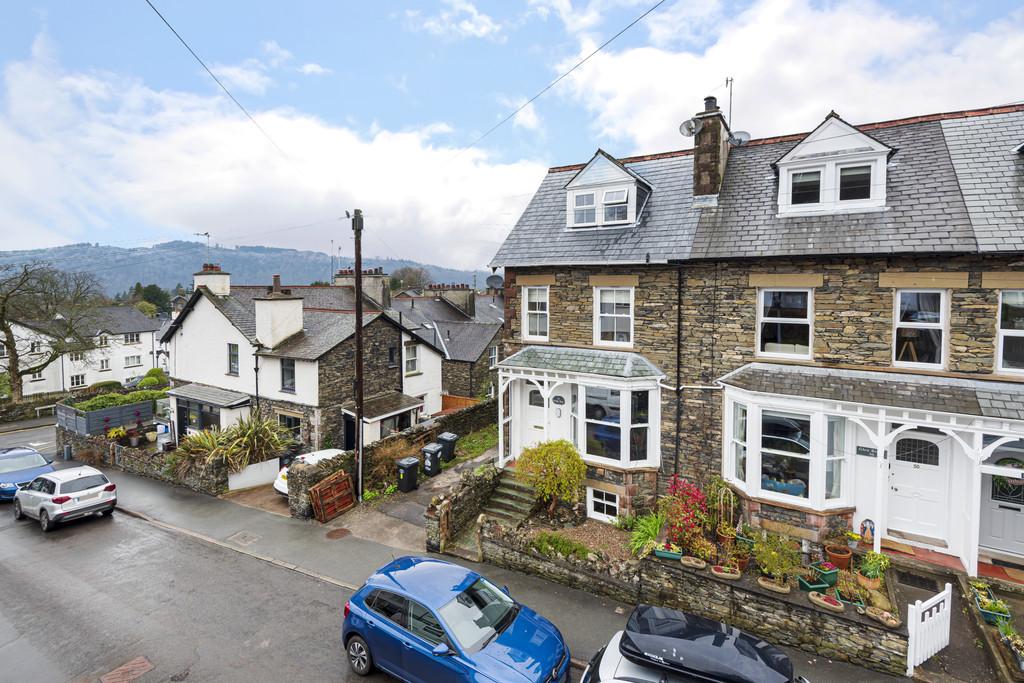 52 Craig Walk, Windermere, Cumbria, LA23 2JT 4 bed end of terrace house