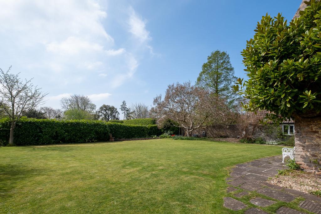 Spacious rear garden