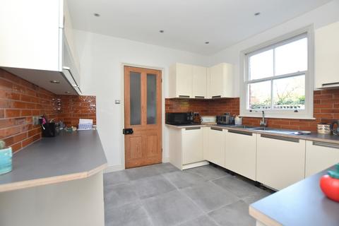 3 bedroom semi-detached house for sale - Bramford Road, Ipswich IP1 4BB