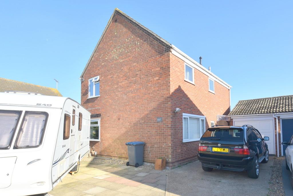 Burnham Close, Trimley St. Mary, IP11... 4 bed detached house £400,000