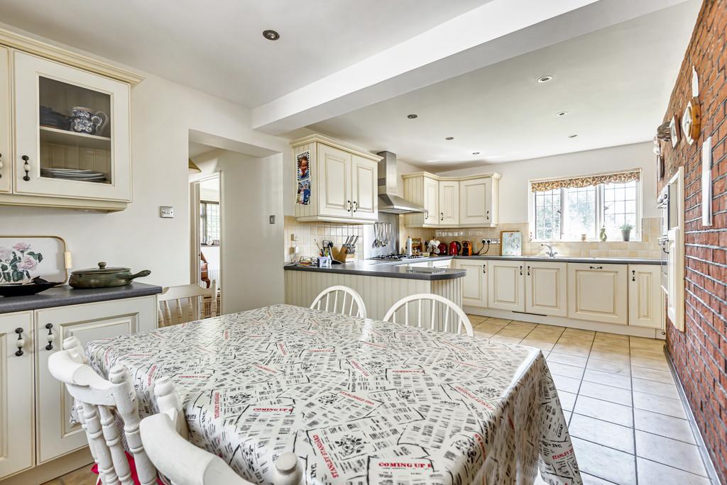 Harlequin Lane, Crowborough 4 bed detached house £1,200,000