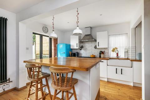 84 Battery Hill, Stanmore, Winchester, SO22 4DD