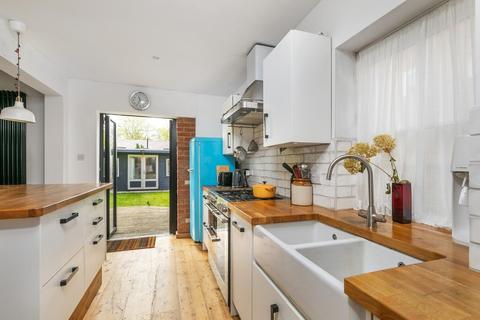 84 Battery Hill, Stanmore, Winchester, SO22 4DD