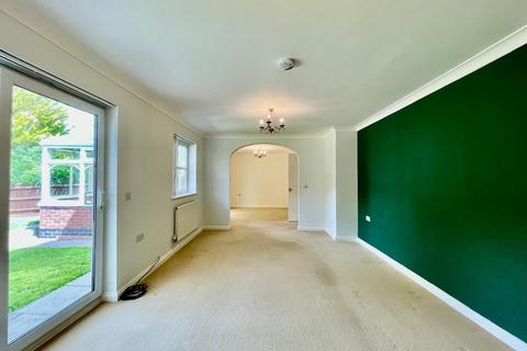 5 bedroom detached house to rent, Foxglove Avenue, Melton Mowbray