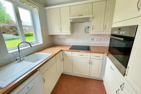 2 bedroom flat for sale - The Street, Rustington