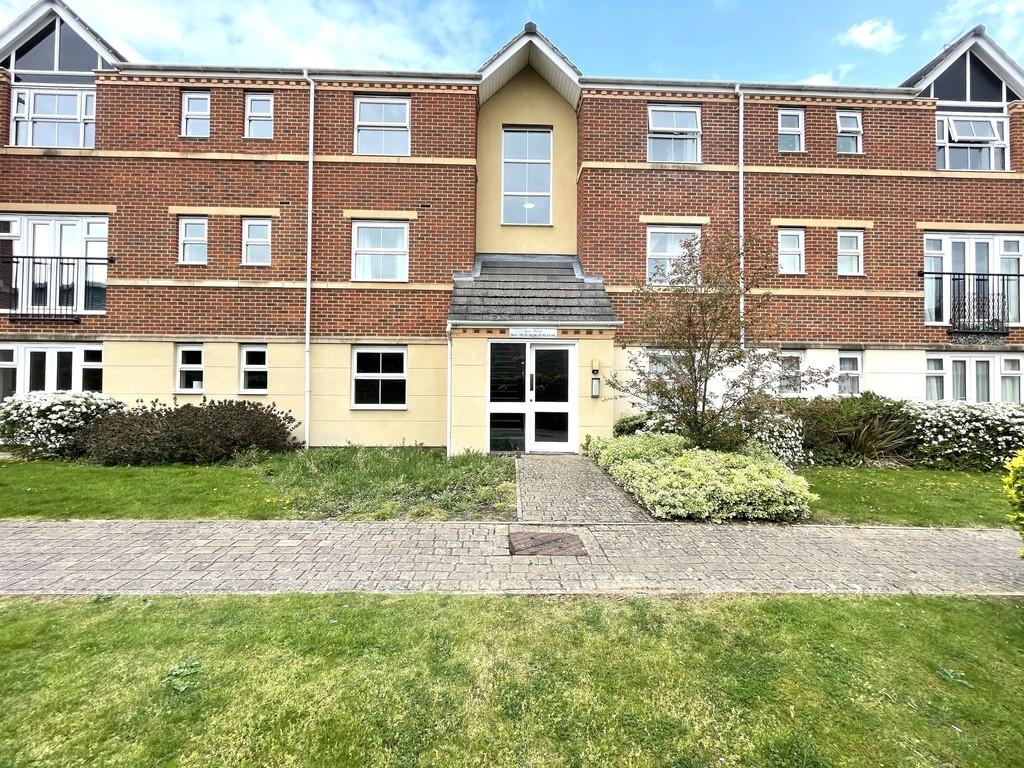 Alma Road, Banbury, OX16 4RQ 2 bed apartment £150,000