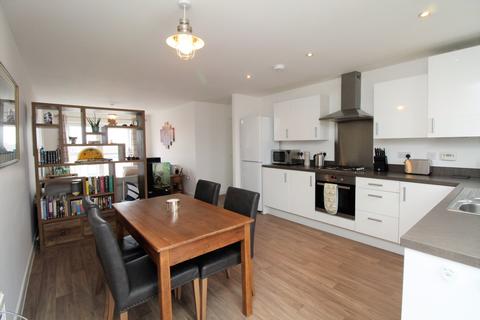 2 bedroom apartment for sale - Tall Elms Road, Patchway, Bristol, Gloucestershire, BS34