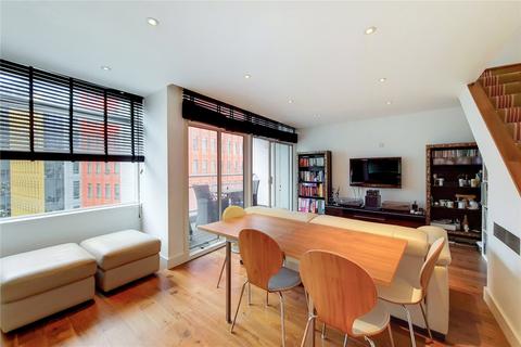 2 bedroom flat to rent, St. Giles High Street, London