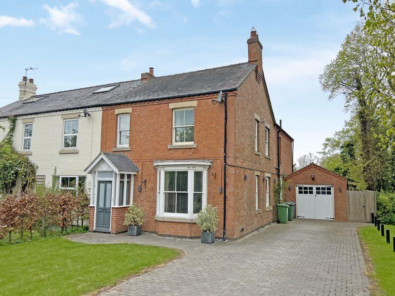 Welford Road, Long Marston 3 bed semidetached house £650,000
