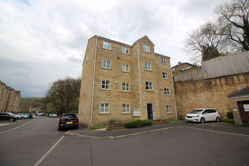 Mill Stream Drive,Luddendenfoot, Halifax 2 bed apartment £625 pcm (£