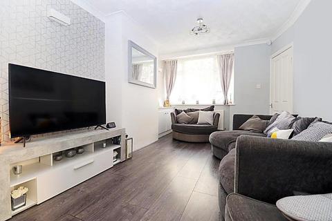 2 bedroom semi-detached house for sale, Fourth Avenue, Sundon Park, Luton, Bedfordshire, LU3 3BU