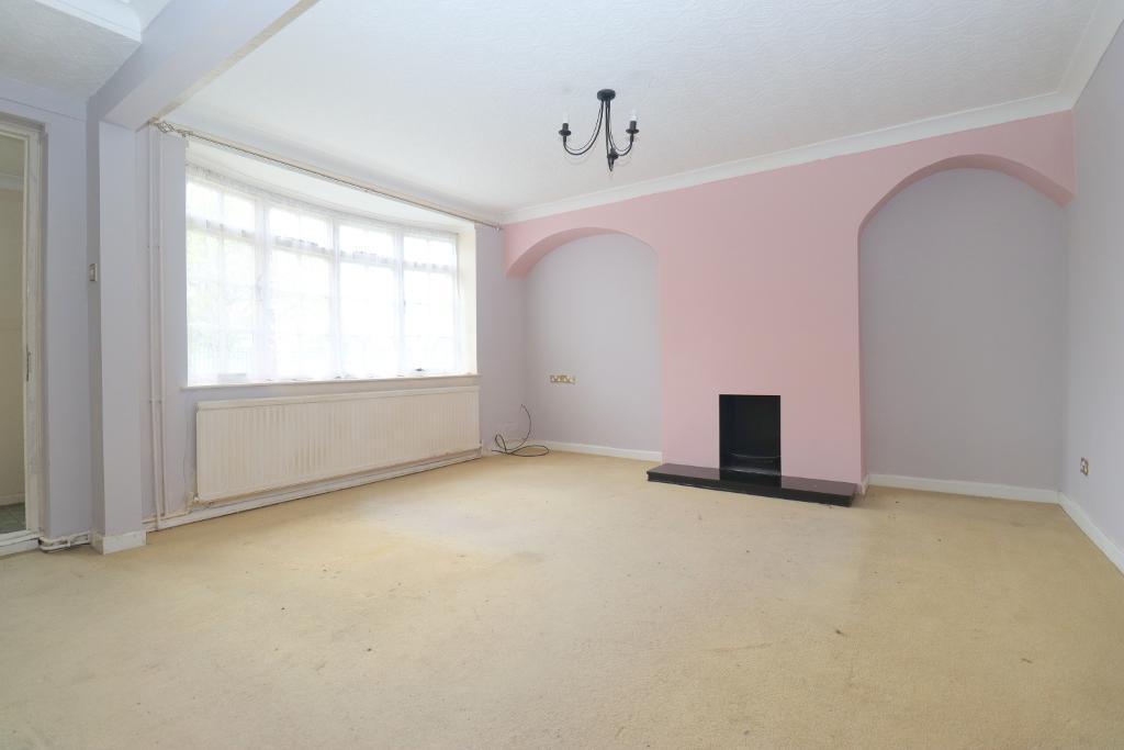 Kinross Crescent, Sundon Park, Luton... 3 bed semidetached house £
