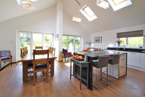 7 Deeside, Heswall, Wirral, CH60 9LB