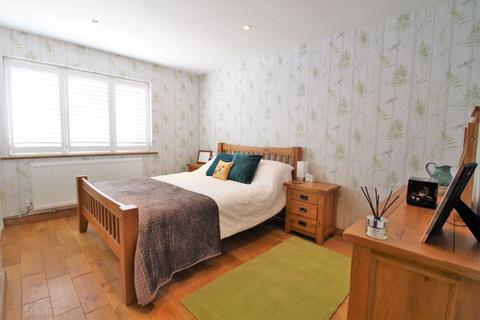 7 Deeside, Heswall, Wirral, CH60 9LB