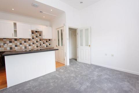 2 bedroom flat to rent, Richmond Road, Exeter