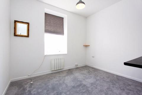 2 bedroom flat to rent, Richmond Road, Exeter